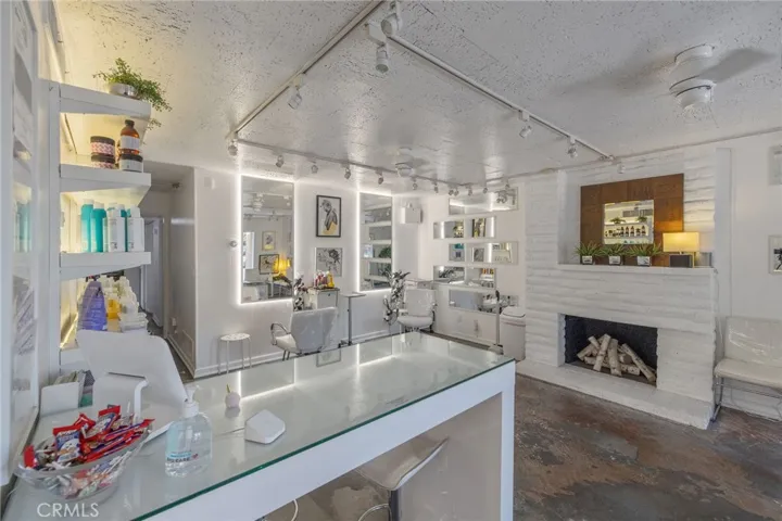1490 W Shaw, Fresno, California 93711