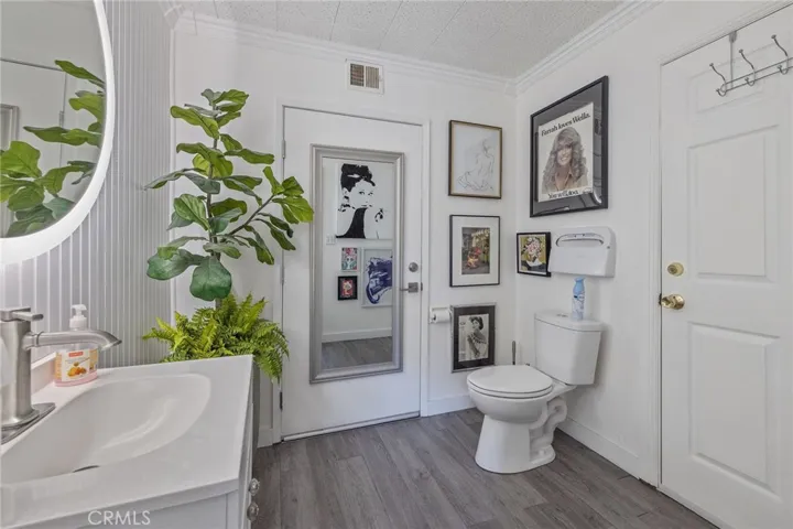 1490 W Shaw, Fresno, California 93711