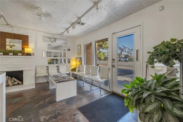 1490 W Shaw, Fresno, California 93711