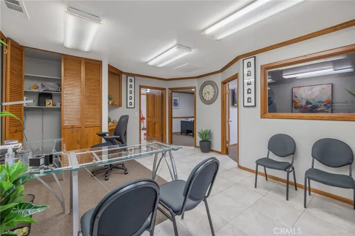 1490 W Shaw, Fresno, California 93711