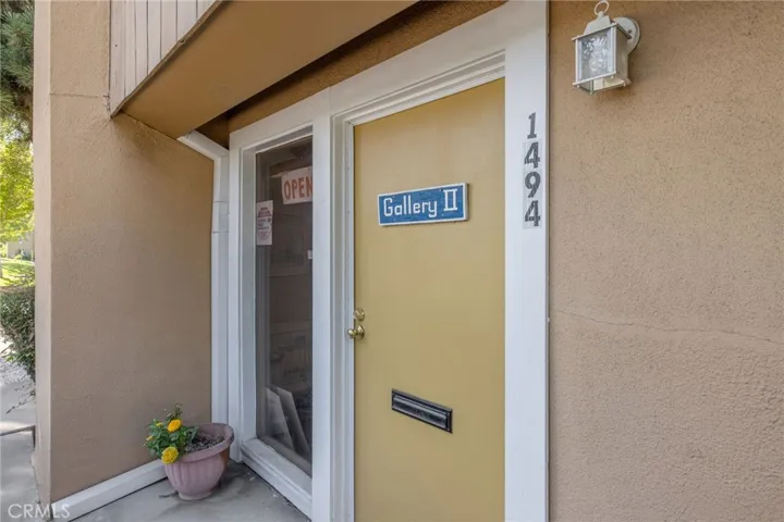 1490 W Shaw, Fresno, California 93711