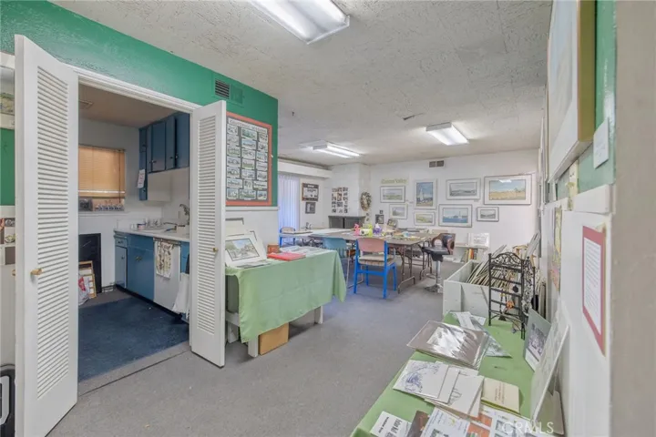 1490 W Shaw, Fresno, California 93711
