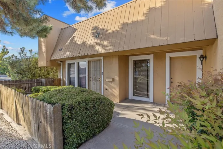 1490 W Shaw, Fresno, California 93711