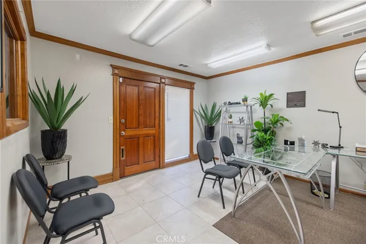 1490 W Shaw, Fresno, California 93711