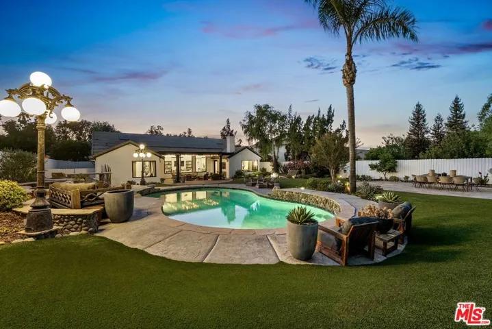 6210 Penfield Avenue, Woodland Hills, California 91367