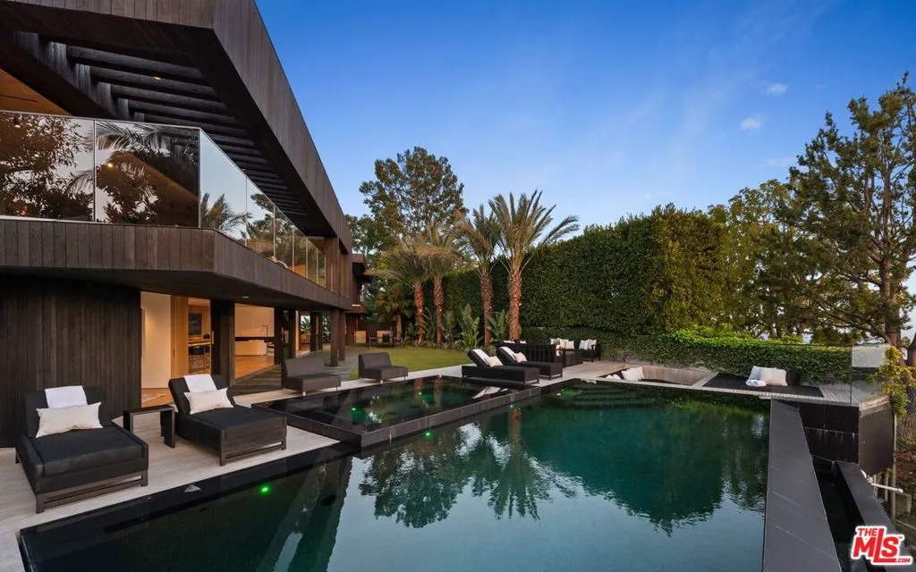 1663 Summitridge Drive, Beverly Hills, California 90210 home-pic-21