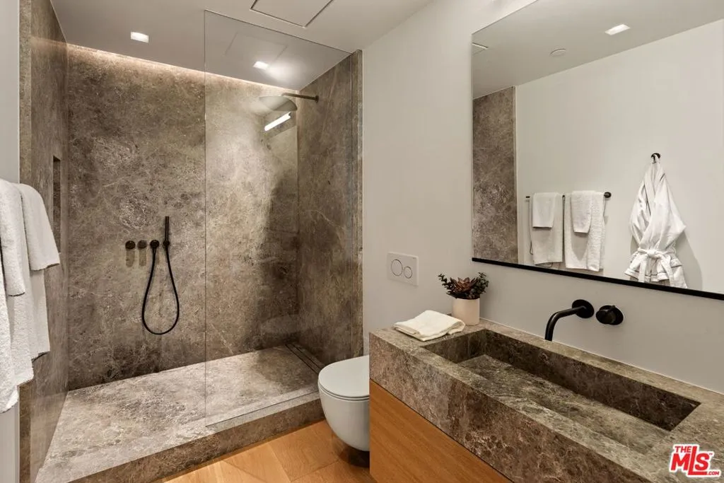 1663 Summitridge Drive, Beverly Hills, California 90210 home-pic-30