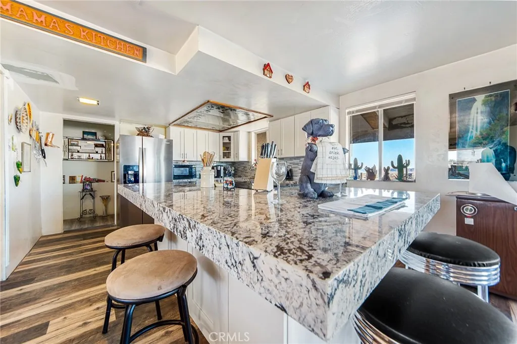 55576 Valley View Road, Landers, California 92285 home-pic-9