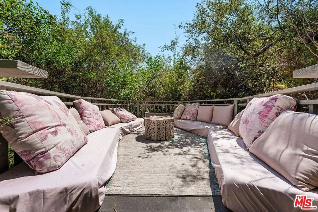 22760 Chamera Lane, Topanga, California 90290 home-pic-43