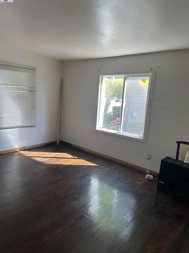 5651 Telegraph, Oakland, California 94609 home-pic-11