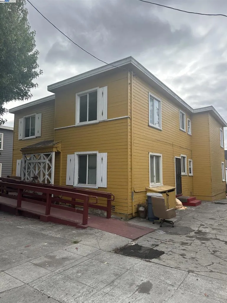 5651 Telegraph, Oakland, California 94609 home-pic-0