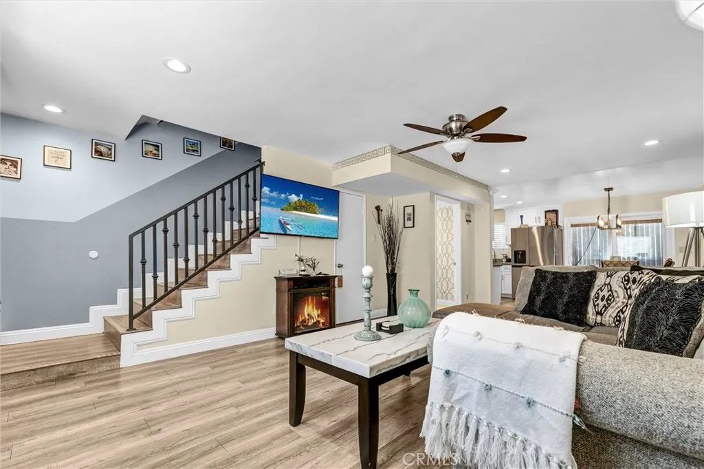 1837 Temple Avenue C, Signal Hill, California 90755 home-pic-3