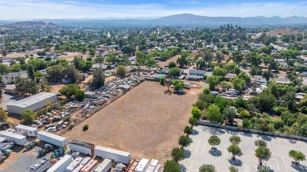 10555 Robinson, Riverside, California 92505 home-pic-9