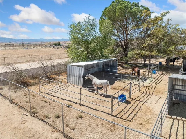 19976 Cornelian, Apple Valley, California 92308