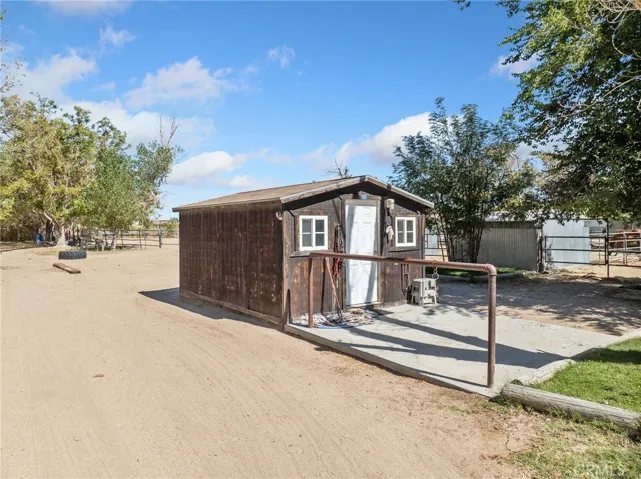 19976 Cornelian, Apple Valley, California 92308