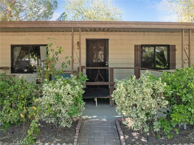 19976 Cornelian, Apple Valley, California 92308
