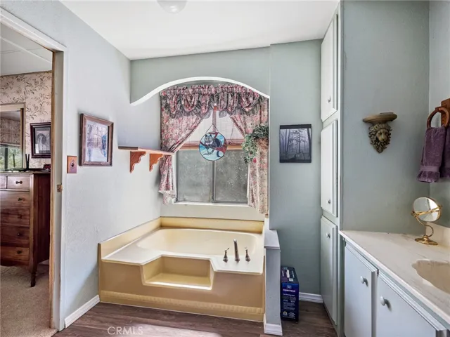 19976 Cornelian, Apple Valley, California 92308