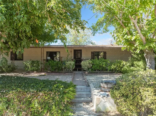 19976 Cornelian, Apple Valley, California 92308