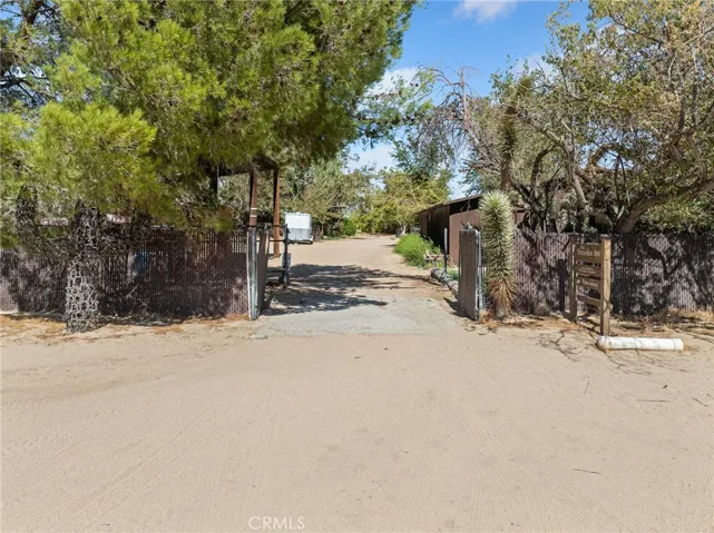 19976 Cornelian, Apple Valley, California 92308