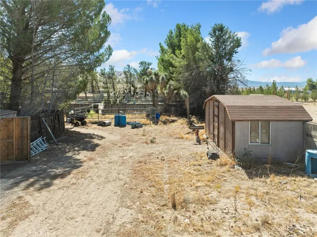19976 Cornelian, Apple Valley, California 92308