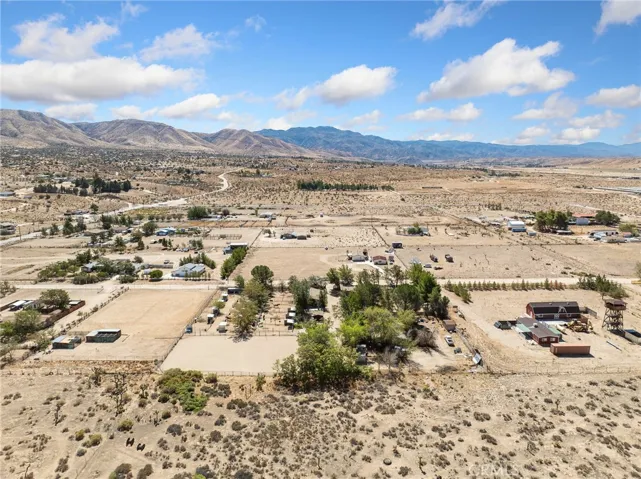 19976 Cornelian, Apple Valley, California 92308
