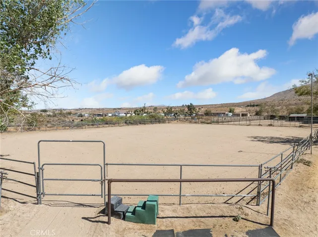 19976 Cornelian, Apple Valley, California 92308
