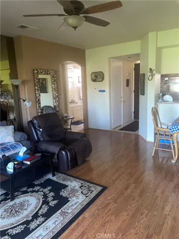 The hardwood floors in the living room and bedroom are an elegance coupled with ambient temperature control in cooling during the summer and warmth in winter conditions with the aid of a fashionable Persian rug....