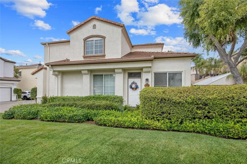 27879 Skycrest Circle, Valencia, California 91354 home-pic-0