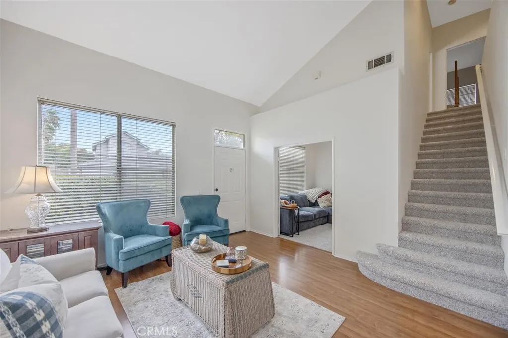 27879 Skycrest Circle, Valencia, California 91354 home-pic-8