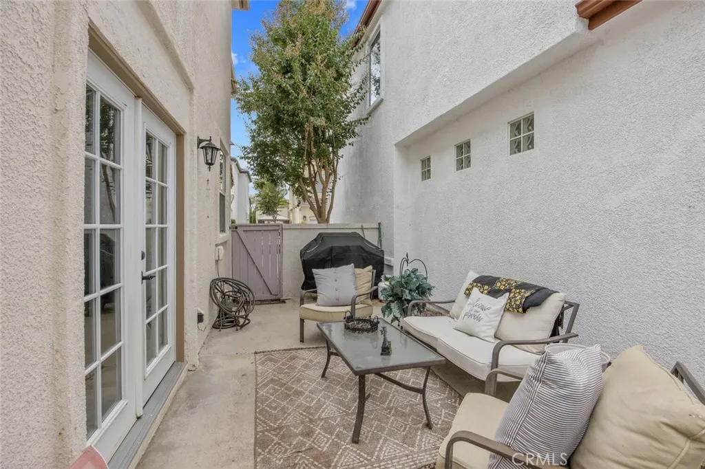 27879 Skycrest Circle, Valencia, California 91354 home-pic-26