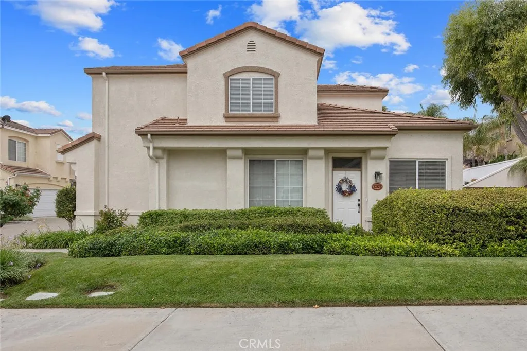 27879 Skycrest Circle, Valencia, California 91354 home-pic-2