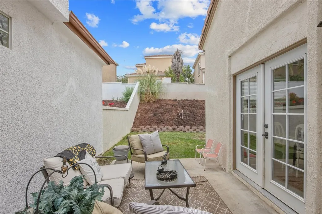 27879 Skycrest Circle, Valencia, California 91354 home-pic-24