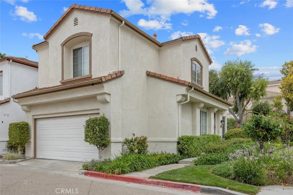 27879 Skycrest Circle, Valencia, California 91354 home-pic-1