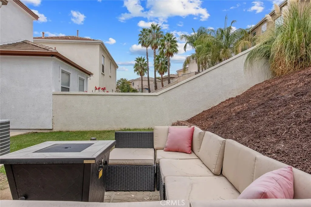 27879 Skycrest Circle, Valencia, California 91354 home-pic-25