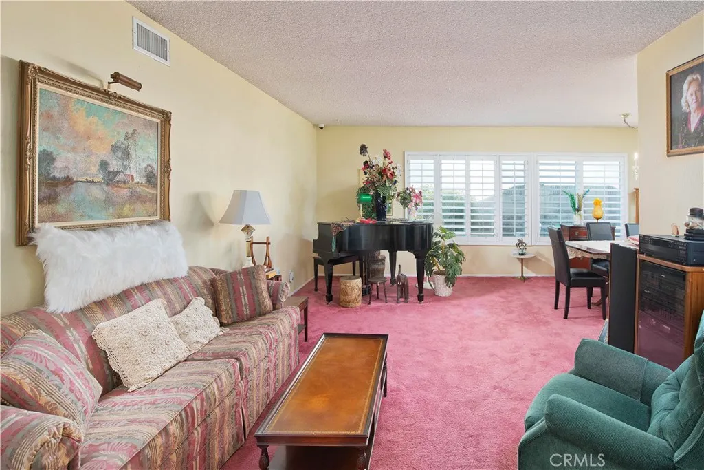 2204 2204 N Marter, Simi Valley, California 93065 home-pic-2