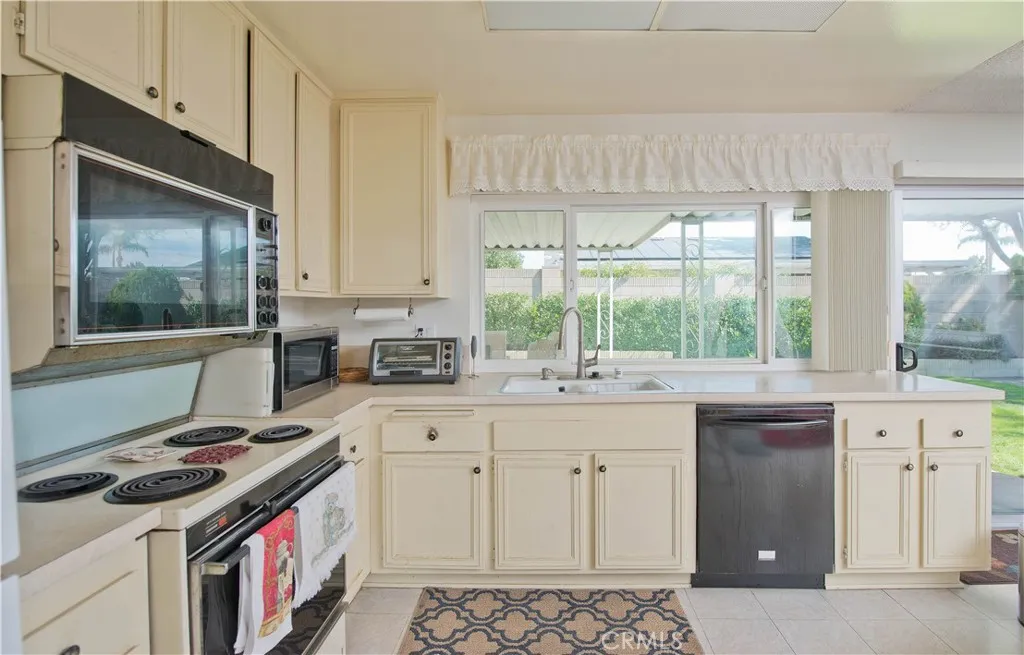 2204 2204 N Marter, Simi Valley, California 93065 home-pic-7