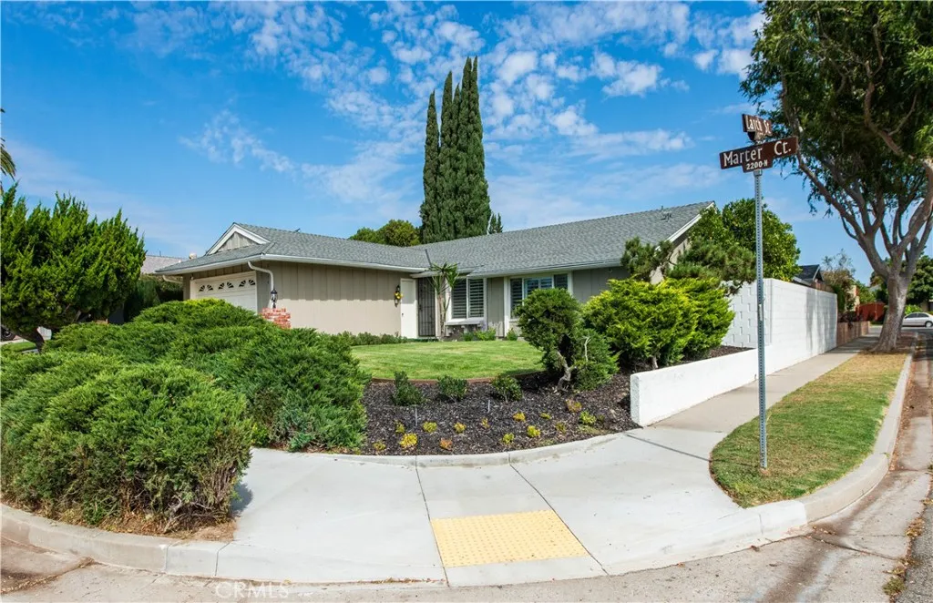 2204 2204 N Marter, Simi Valley, California 93065 home-pic-1