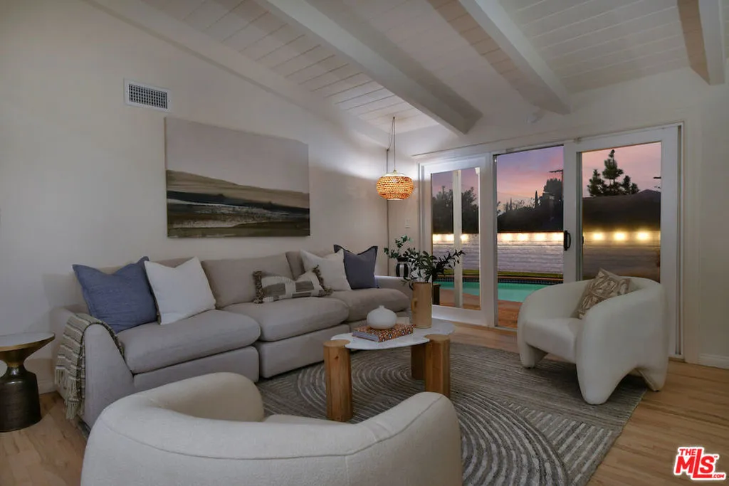 12614 Morrison Street, Valley Village, California 91607 home-pic-5