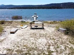 38634 N Shore Drive, Fawnskin, California 92333 home-pic-32