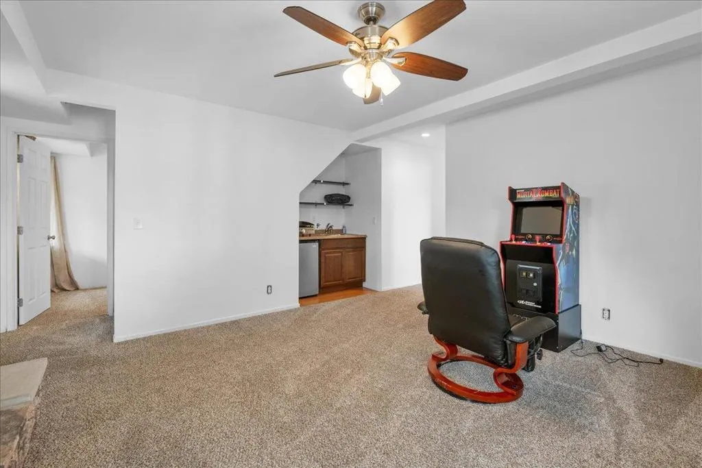 38634 N Shore Drive, Fawnskin, California 92333 home-pic-4