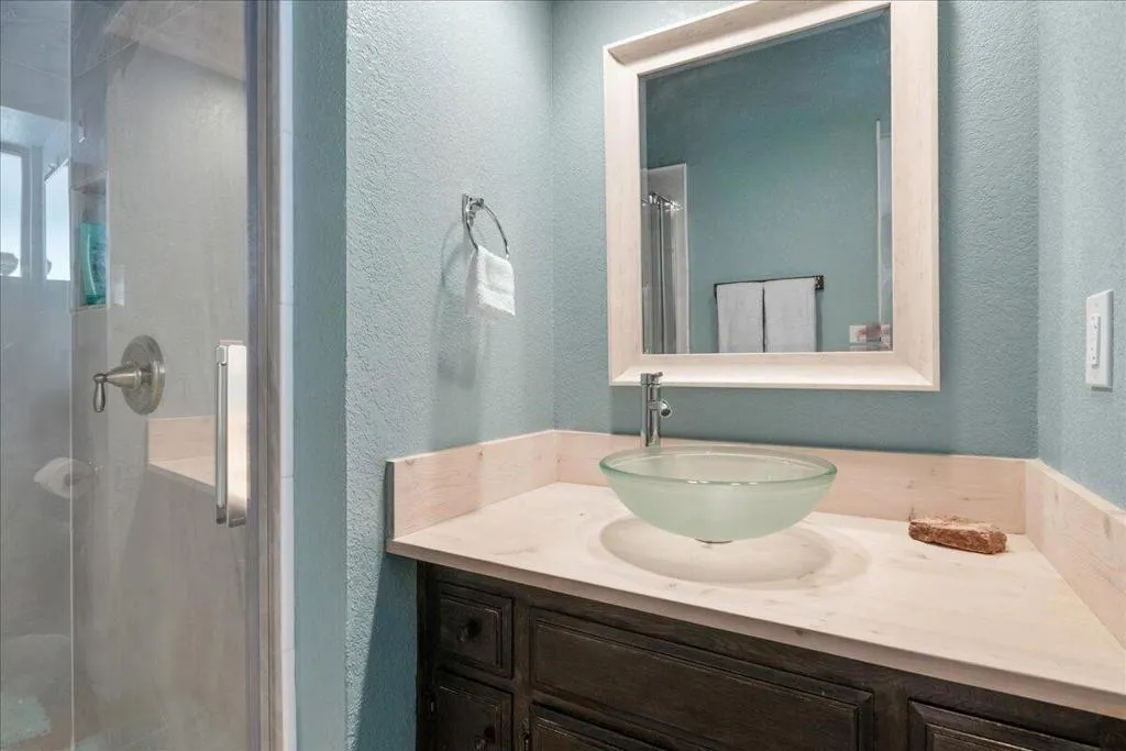 38634 N Shore Drive, Fawnskin, California 92333 home-pic-10