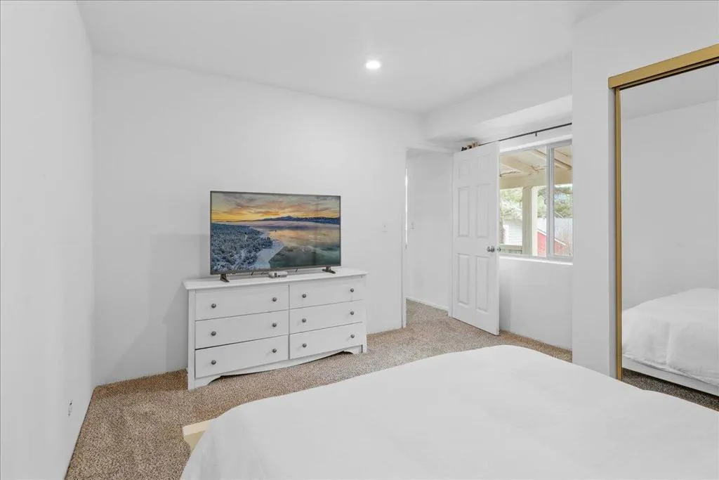 38634 N Shore Drive, Fawnskin, California 92333 home-pic-13