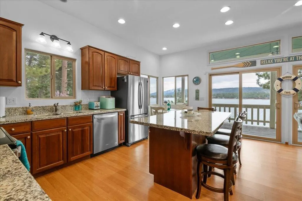 38634 N Shore Drive, Fawnskin, California 92333 home-pic-14