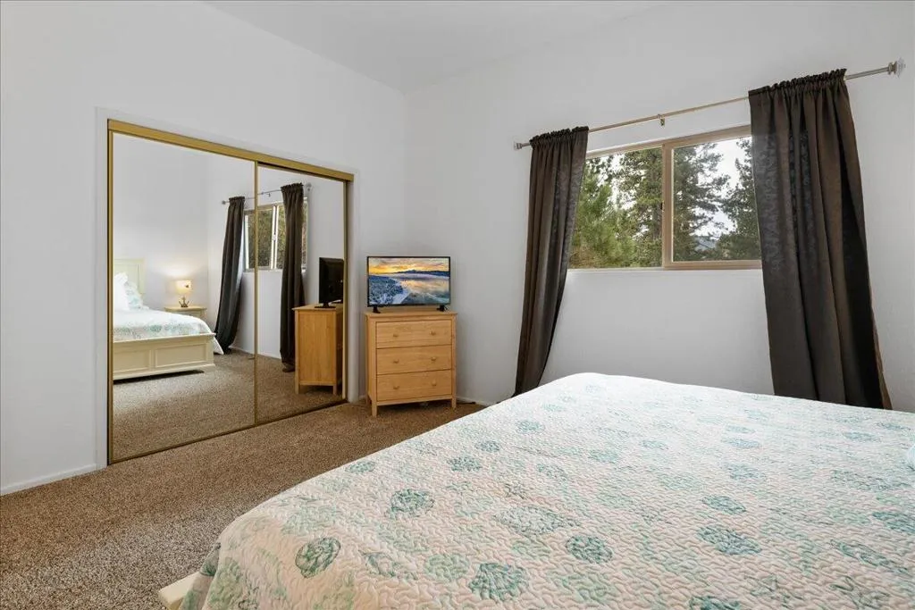 38634 N Shore Drive, Fawnskin, California 92333 home-pic-26