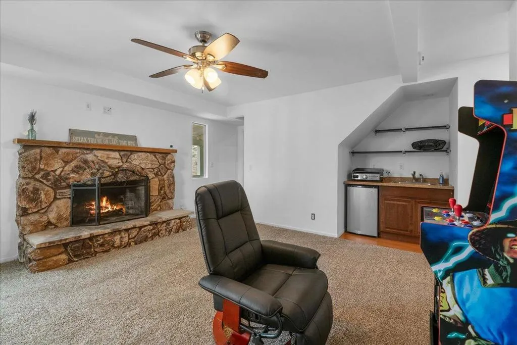 38634 N Shore Drive, Fawnskin, California 92333 home-pic-5