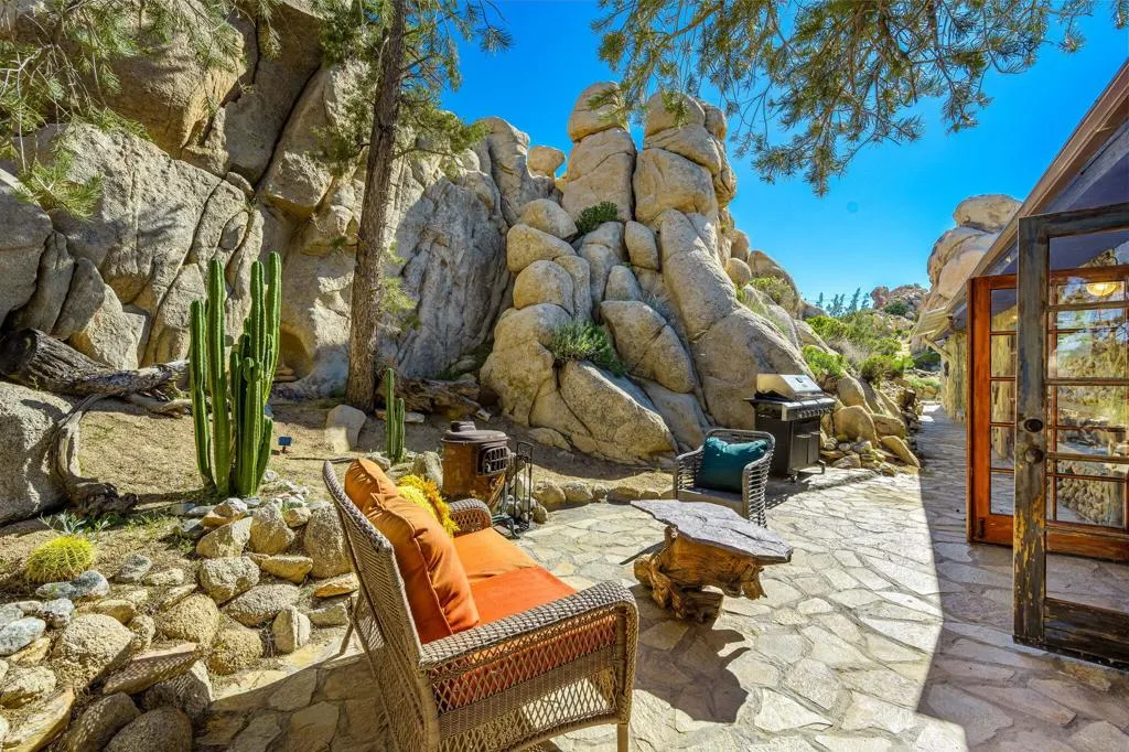5845 Cholla Avenue, Yucca Valley, California 92284 home-pic-22