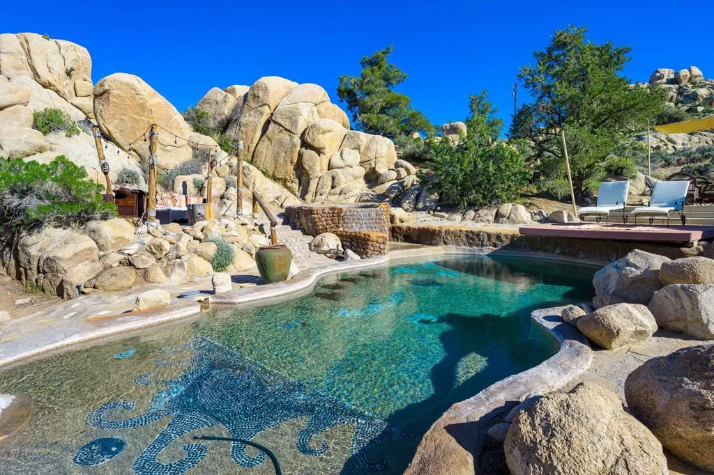 5845 Cholla Avenue, Yucca Valley, California 92284 home-pic-3