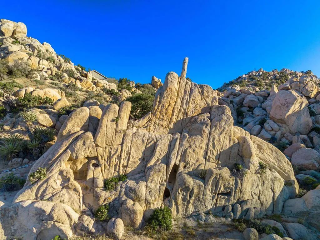 5845 Cholla Avenue, Yucca Valley, California 92284 home-pic-69