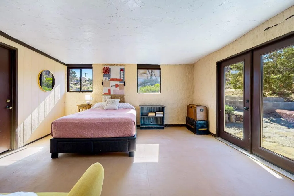 5845 Cholla Avenue, Yucca Valley, California 92284 home-pic-32