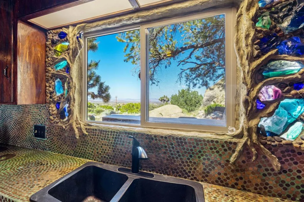 5845 Cholla Avenue, Yucca Valley, California 92284 home-pic-18